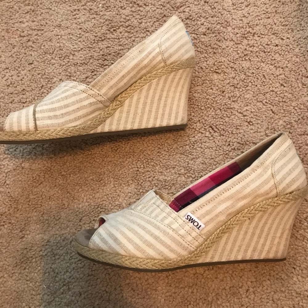 Toms wedges
